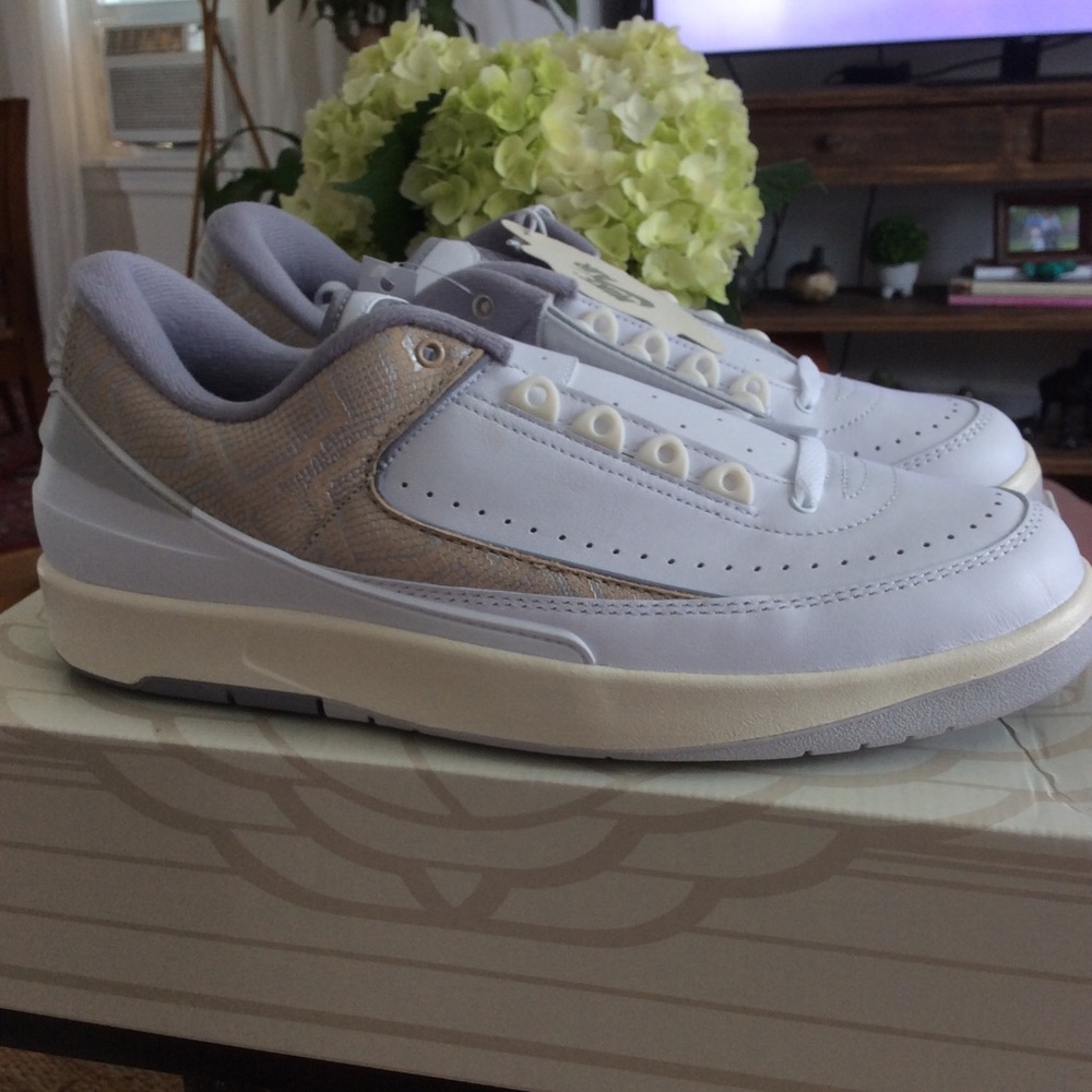 Air Jordan 2 Retro Low